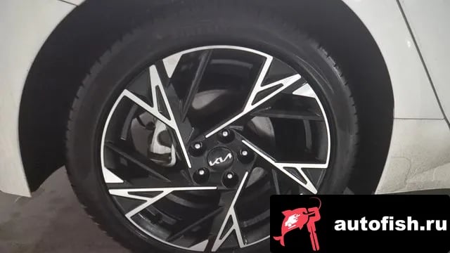 Kia K5 The New K5 Hybrid 3rd generation 2024 года - похожие автомобили