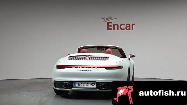 Porsche 911 911 (992) 2020 года - вид 3