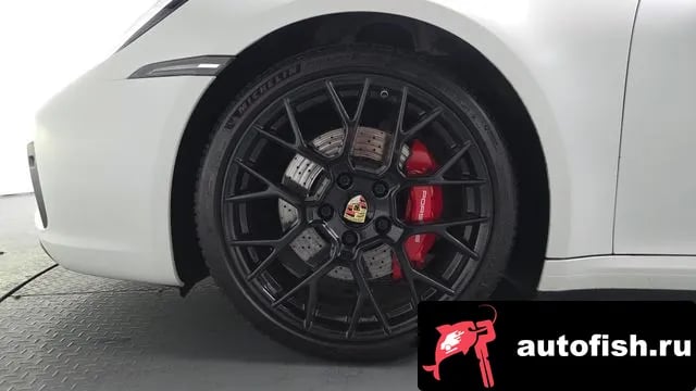 Porsche 911 911 (992) 2020 года - вид 4