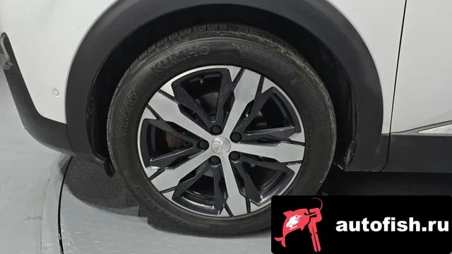 Peugeot 3008 3008 second generation 2018 года - вид 5