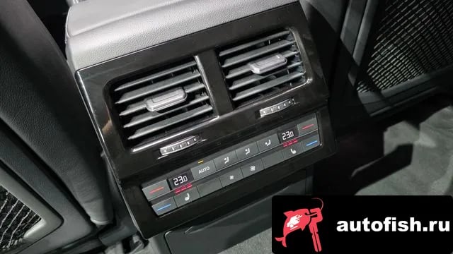 Volkswagen Touareg Tuareg 3rd generation 2025 года - похожие автомобили