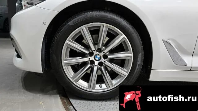 BMW 5-Series 5 Series (G30) 2019 года - вид 6