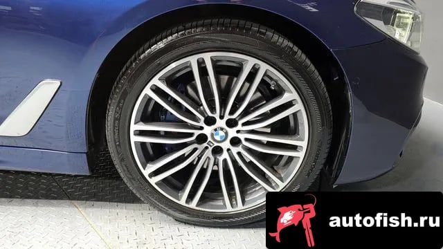 BMW 5-Series 5 Series (G30) 2019 года - вид 5