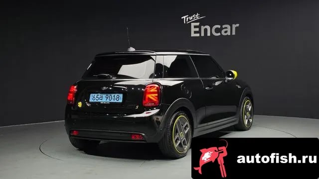 Mini Cooper Cooper Electric 2022 года - вид 2