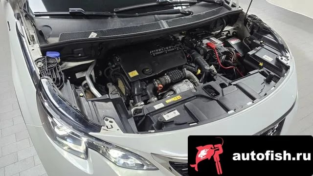 Peugeot 3008 3008 second generation 2018 года - вид 6