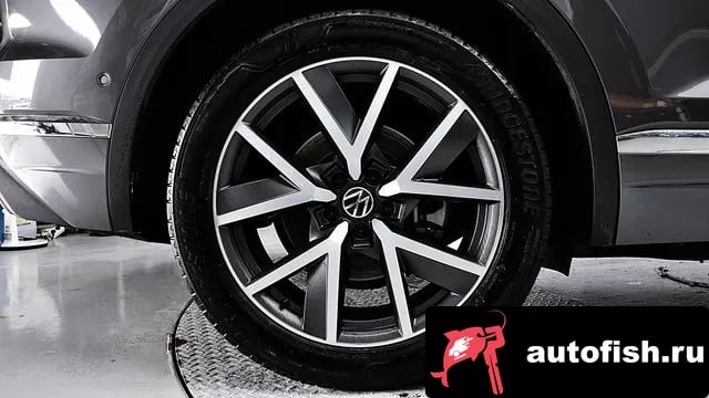 Volkswagen Touareg Tuareg 3rd generation 2021 года - вид 6