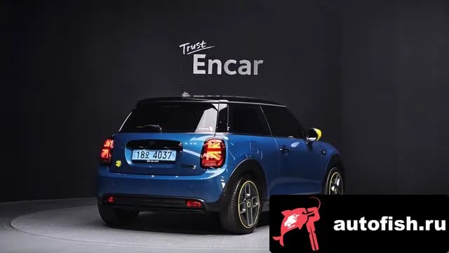 Mini Cooper Cooper Electric 2023 года - вид 2