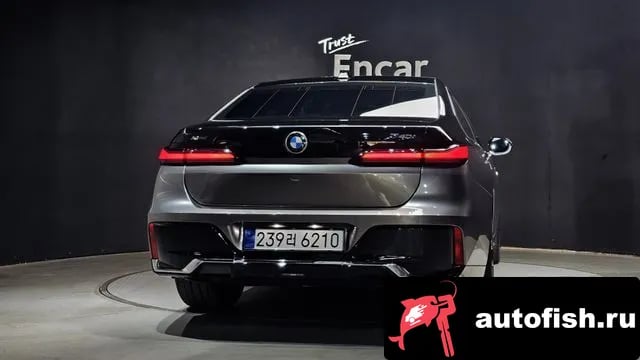 BMW 7-Series 7 Series (G70) 2025 года - вид 4