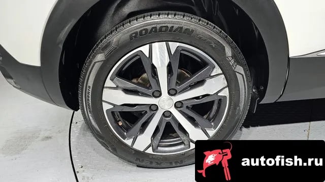 Peugeot 3008 3008 second generation 2018 года - вид 5