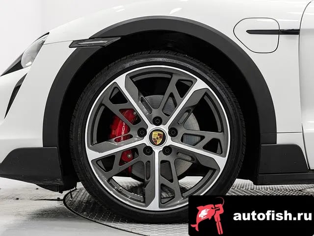 Porsche Taycan Taikan 2023 года - вид 5