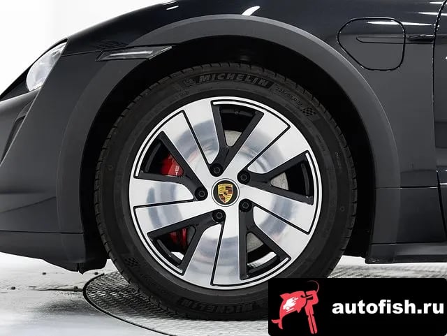 Porsche Taycan Taikan 2023 года - вид 5