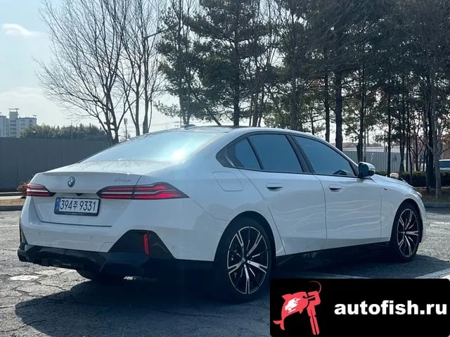 BMW 5-Series 5 Series (G60) 2025 года - вид 4