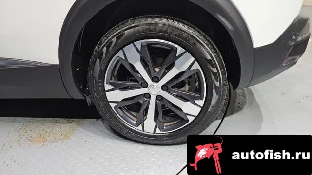 Peugeot 3008 3008 second generation 2019 года - вид 5