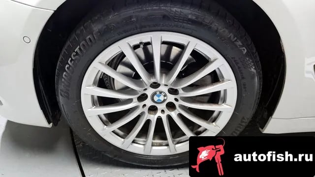 BMW 5-Series 5 Series (G30) 2019 года - вид 5