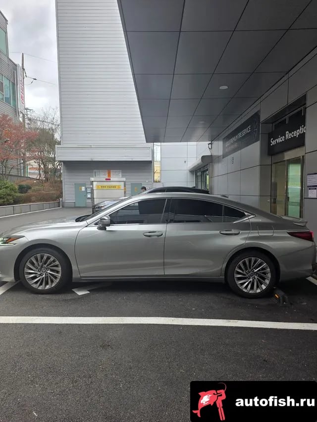 Lexus ES ES300h 7th generation 2024 года - автомобиль из Южной Кореи