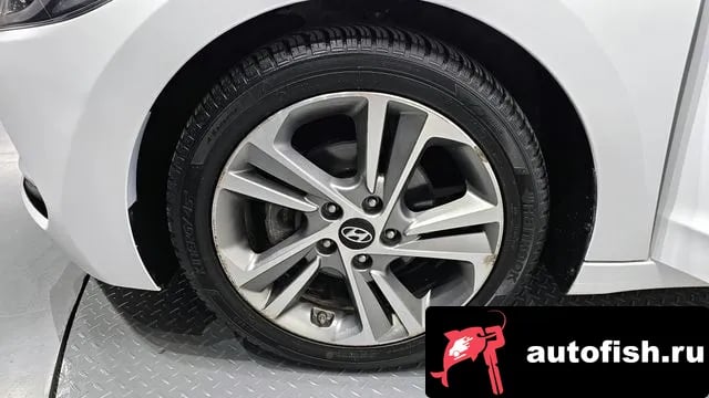 Hyundai AVANTE Avante AD 2018 года - вид 5