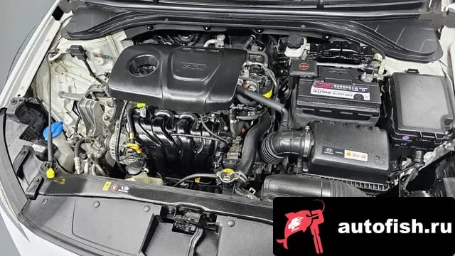 Hyundai AVANTE Avante AD 2018 года - вид 6