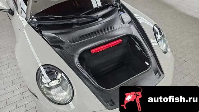 Porsche 911 911 (992) 2022 года - вид 6