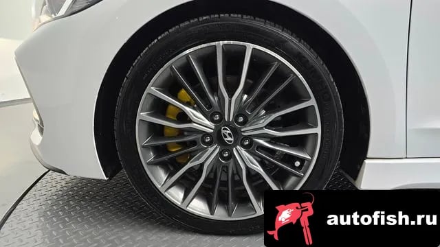 Hyundai AVANTE Avante AD 2018 года - вид 5