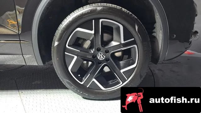 Volkswagen Touareg Tuareg 3rd generation 2024 года - похожие автомобили