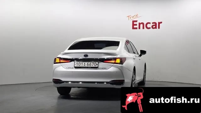Lexus ES ES300h 7th generation 2019 года - вид 4