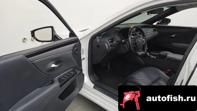 Lexus ES ES300h 7th generation 2019 года - похожие автомобили