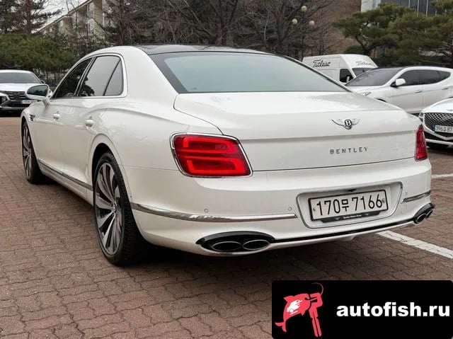 Bentley Flying Spur Flying Spur 3rd Generation 2022 года - похожие автомобили