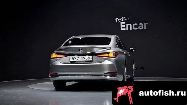 Lexus ES ES300h 7th generation 2018 года - вид 4