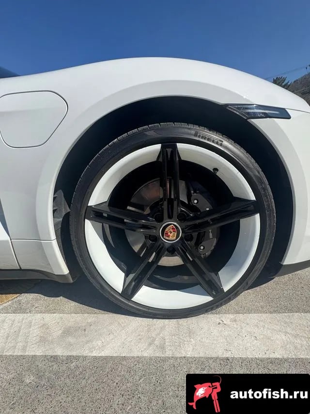 Porsche Taycan Taikan 2022 года - вид 5