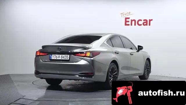Lexus ES ES300h 7th generation 2019 года - вид 2
