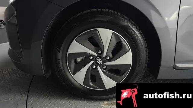 Hyundai Ioniq Ionic Hybrid 2018 года - вид 5