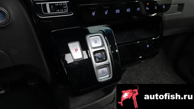 Hyundai Staria Staria 2021 года - похожие автомобили