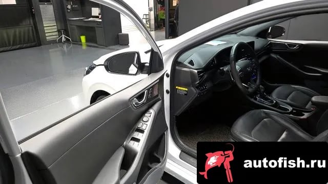 Hyundai Ioniq The New Ionic Hybrid 2020 года - похожие автомобили