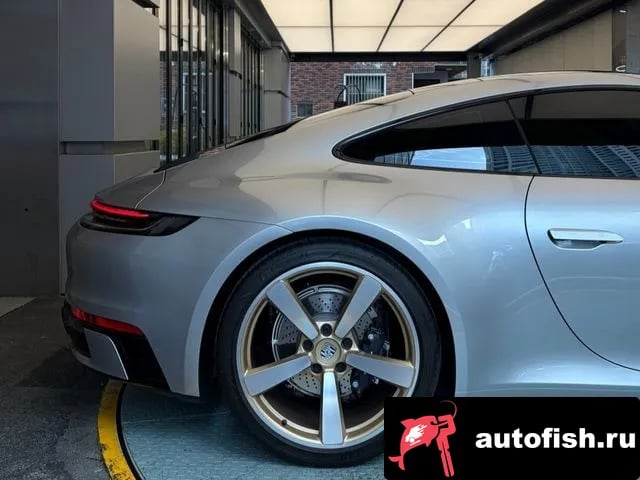 Porsche 911 911 (992) 2024 года - вид 5