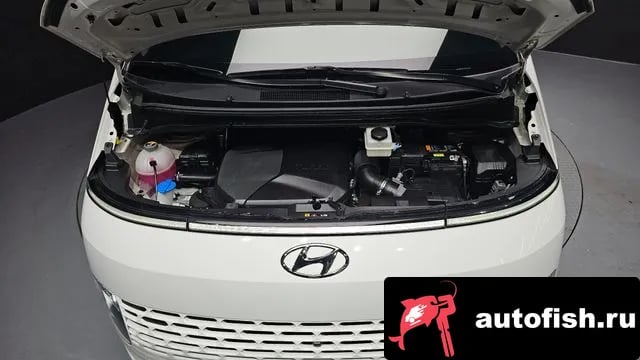 Hyundai Staria Staria 2024 года - похожие автомобили