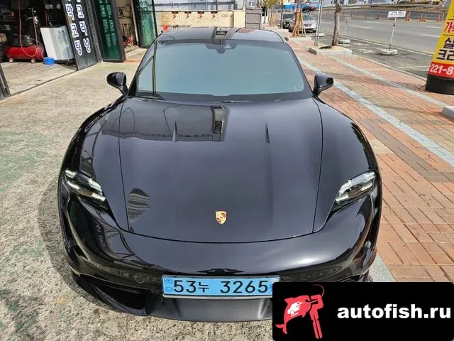 Porsche Taycan Taikan 2021 года - вид 3