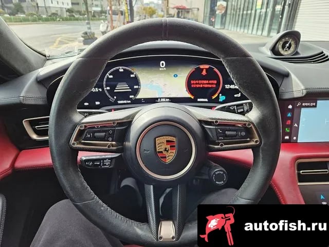 Porsche Taycan Taikan 2021 года - вид 6