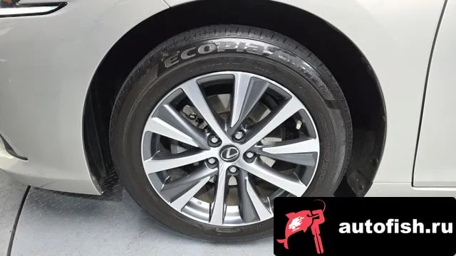 Lexus ES ES300h 7th generation 2018 года - вид 4