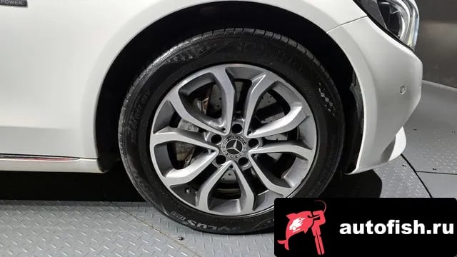 Mercedes-Benz C-Class C-Class W205 2018 года - вид 5