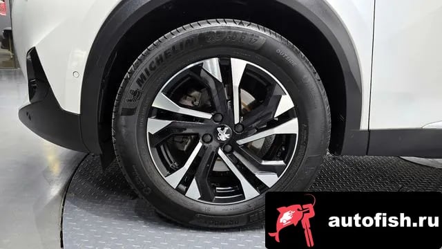 Peugeot 2008 2008 Second generation 2021 года - похожие автомобили