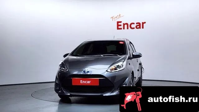 Toyota Prius Prius C 2018 года - вид 3