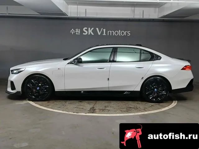 BMW 5-Series 5 Series (G60) 2025 года - вид 3