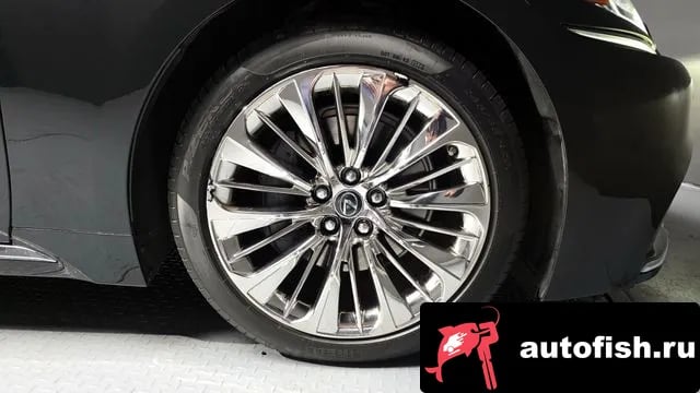 Lexus LS LS500h 5th generation 2020 года - похожие автомобили