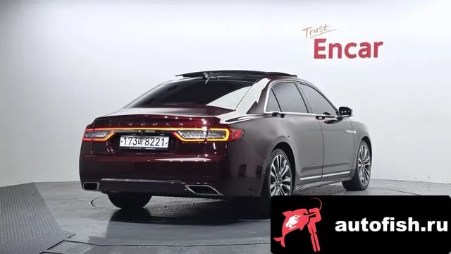 Lincoln Continental Continental 10th Generation 2020 года - вид 2