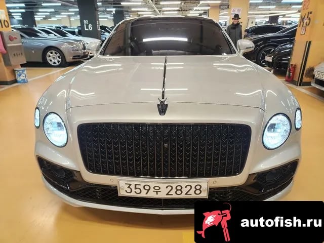 Bentley Flying Spur Flying Spur 3rd Generation 2021 года - вид 1