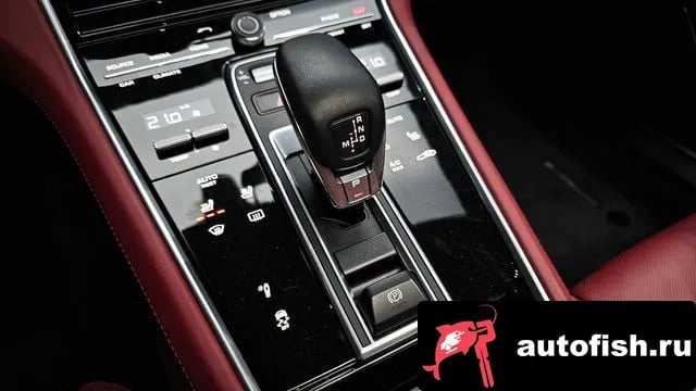 Porsche Panamera Panamera (971) 2018 года - похожие автомобили