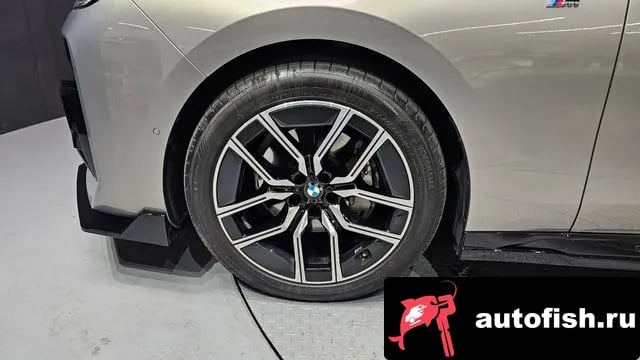 BMW 7-Series 7 Series (G70) 2025 года - вид 5