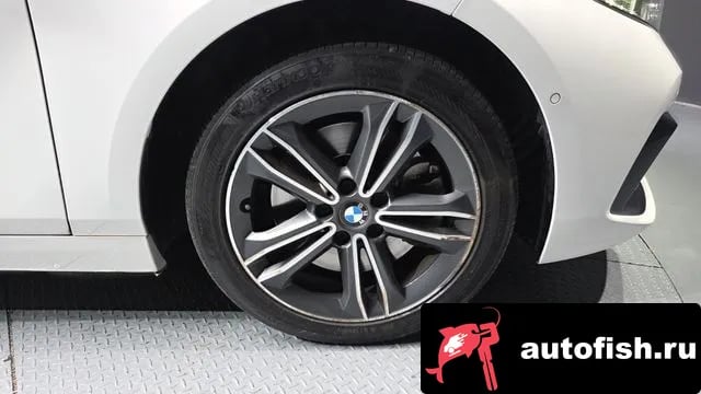 BMW 1-Series 1 Series (F40) 2021 года - вид 4