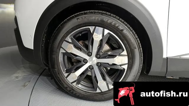 Peugeot 3008 3008 second generation 2018 года - вид 5