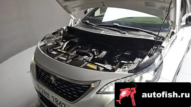 Peugeot 3008 3008 second generation 2018 года - вид 6